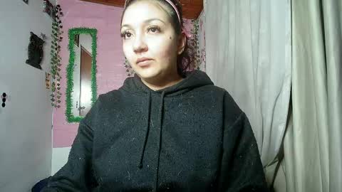 Snapshot of callme_lolas chatting on 06/01/26, 05:20 paula online show from 06/01/26, 05:20