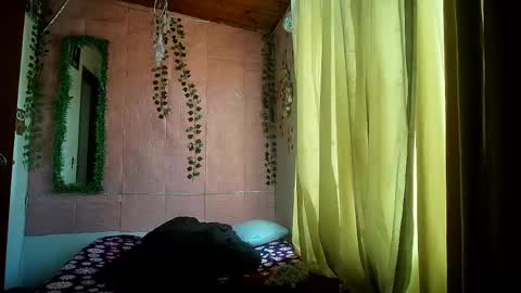 Snapshot of callme_lolas chatting on 06/03/26, 06:46 paula online show from 06/03/26, 06:46