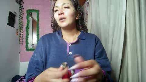 Snapshot of callme_lolas chatting on 06/07/26, 05:33 paula online show from 06/07/26, 05:33