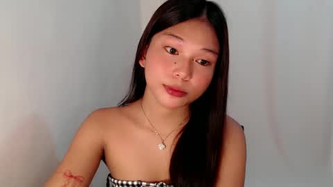 Snapshot of callme_remaxxx7 chatting on 02/27/25, 01:27 Rema online show from 02/27/25, 01:27