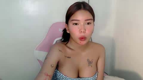 Snapshot of callme_remaxxx7 chatting on 05/27/26, 07:00 Rema online show from 05/27/26, 07:00