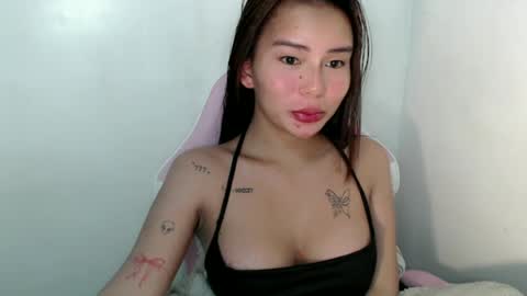 Snapshot of callme_remaxxx7 chatting on 06/19/26, 06:12 Rema online show from 06/19/26, 06:12