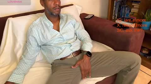 My name is Robert  Dont be shysay hi I love to chat. For requests or dirty talk please use tips  online show from 04/22/26, 04:48