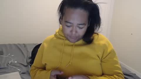 Snapshot of cals9x chatting on 10/13/25, 04:29 camzxoxox online show from 10/13/25, 04:29