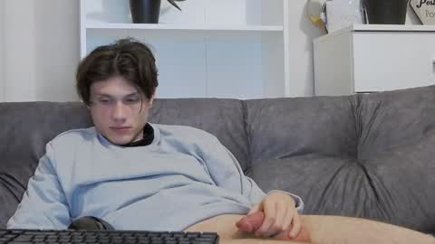 Snapshot of calvin_cay chatting on 02/03/25, 01:30 Calvin online show from 02/03/25, 01:30
