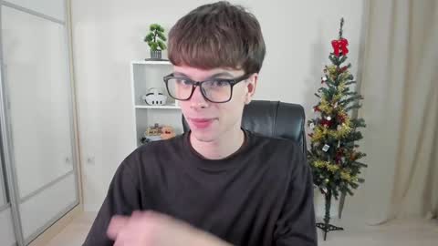 Hey I am Calvin  online show from 01/07/25, 07:17