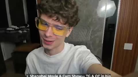 Snapshot of calvin_loves_you chatting on 06/28/26, 02:23 Hey I am Calvin online show from 06/28/26, 02:23