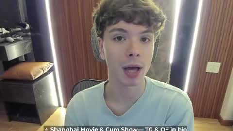 Snapshot of calvin_loves_you chatting on 06/30/26, 02:29 Hey I am Calvin online show from 06/30/26, 02:29
