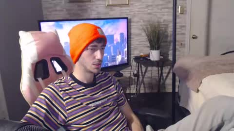 Snapshot of calvin_tanner chatting on 12/27/24, 04:04 calvin_tanner online show from 12/27/24, 04:04