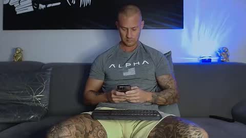 Snapshot of calvinhunt69 chatting on 01/15/25, 06:33 Calvin online show from 01/15/25, 06:33