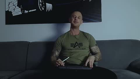 Calvin  online show from 11/23/25, 10:20