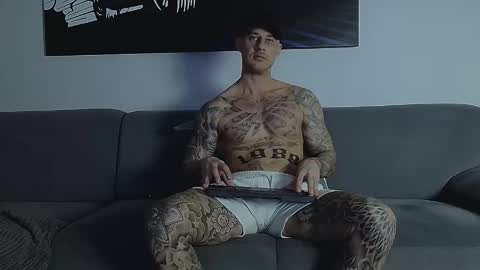 Calvin  online show from 11/26/25, 01:06