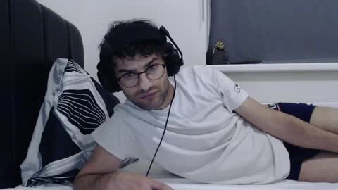 Snapshot of calvinjohnlad chatting on 12/25/24, 11:53 Calvinjohnlad online show from 12/25/24, 11:53