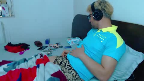 Snapshot of calvinjohnlad chatting on 02/16/25, 08:22 Calvinjohnlad online show from 02/16/25, 08:22