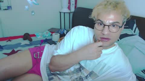 Snapshot of calvinjohnlad chatting on 03/04/25, 12:07 Calvinjohnlad online show from 03/04/25, 12:07