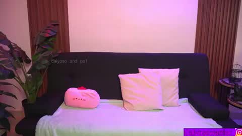 Snapshot of calypso_and_ge1 chatting on 06/18/26, 01:39 Calypso and Kayla online show from 06/18/26, 01:39