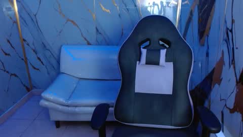 cam_xman online show from 04/19/26, 06:10