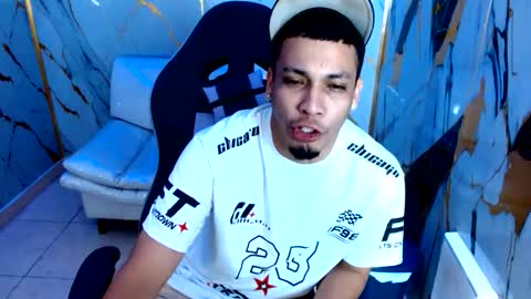 Snapshot of cam_xman chatting on 06/07/26, 12:20 cam_xman online show from 06/07/26, 12:20
