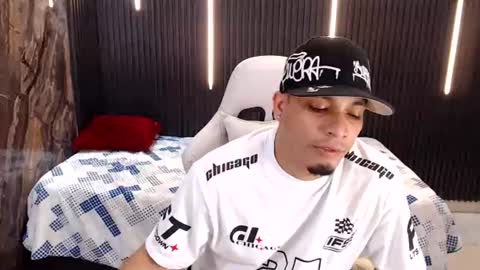 Snapshot of cam_xman chatting on 07/19/26, 03:32 cam_xman online show from 07/19/26, 03:32