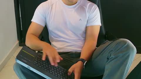 camara110 online show from 01/28/25, 12:26