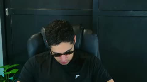 camara110 online show from 02/16/25, 06:43