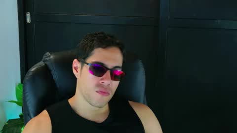 camara110 online show from 02/19/25, 09:03