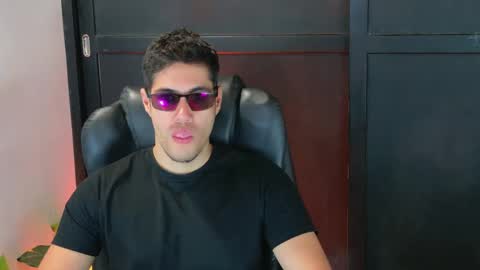 camara110 online show from 09/19/25, 07:47