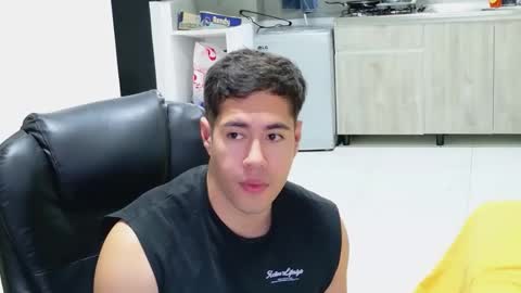 Snapshot of camara110 chatting on 02/24/26, 01:25 camara110 online show from 02/24/26, 01:25