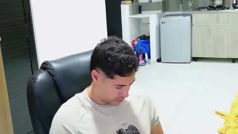 Snapshot of camara110 chatting on 03/03/26, 01:56 camara110 online show from 03/03/26, 01:56