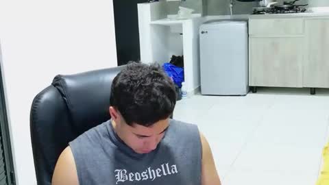 Snapshot of camara110 chatting on 03/18/26, 01:42 camara110 online show from 03/18/26, 01:42