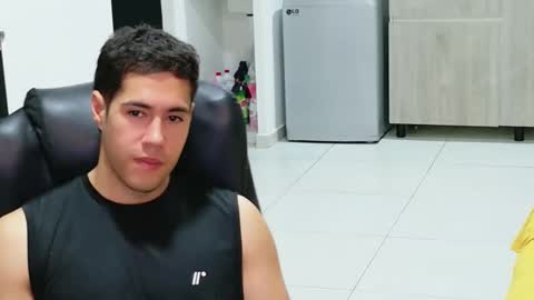 Snapshot of camara110 chatting on 05/07/26, 01:55 camara110 online show from 05/07/26, 01:55