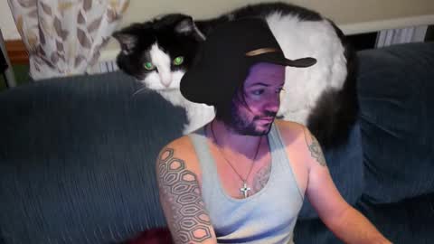 Snapshot of camarant chatting on 11/18/25, 09:14 camarant online show from 11/18/25, 09:14