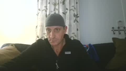 Chillaxin lets talk  online show from 02/11/25, 08:37