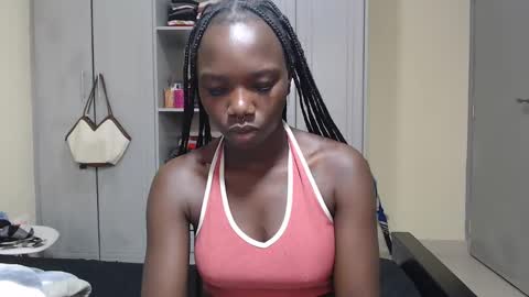 Snapshot of camclit chatting on 12/10/24, 04:02 Princess online show from 12/10/24, 04:02