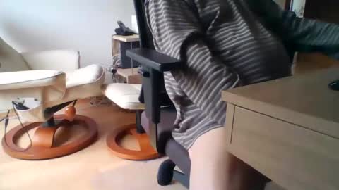 Snapshot of camcologne chatting on 09/30/25, 07:35 camcologne online show from 09/30/25, 07:35