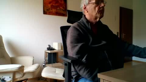 camcologne online show from 04/24/26, 08:50