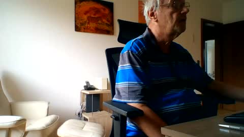Snapshot of camcologne chatting on 07/22/26, 08:50 camcologne online show from 07/22/26, 08:50