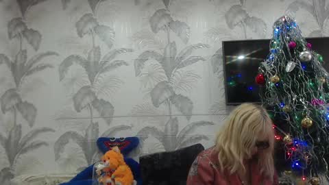 Snapshot of camdiva1 chatting on 01/24/25, 10:32 CamDiva1 online show from 01/24/25, 10:32