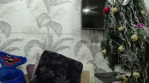 Snapshot of camdiva1 chatting on 02/18/25, 04:05 CamDiva1 online show from 02/18/25, 04:05