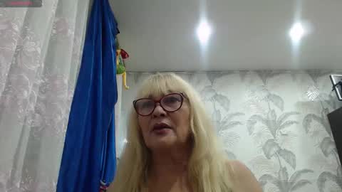 Snapshot of camdiva1 chatting on 11/17/25, 12:55 CamDiva1 online show from 11/17/25, 12:55