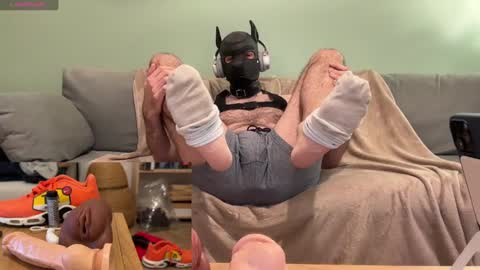 Snapshot of camdogfr chatting on 12/14/24, 01:27 camdogfr online show from 12/14/24, 01:27