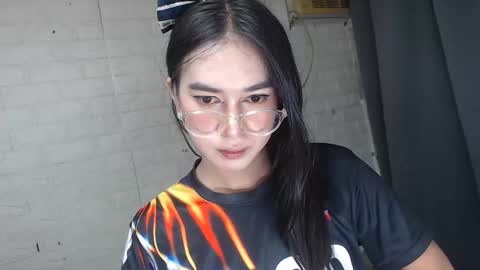 camela_star online show from 02/04/25, 09:52