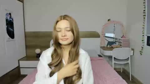 Snapshot of camelotmasu1999 chatting on 10/18/25, 10:05 camelotmasu1999 online show from 10/18/25, 10:05