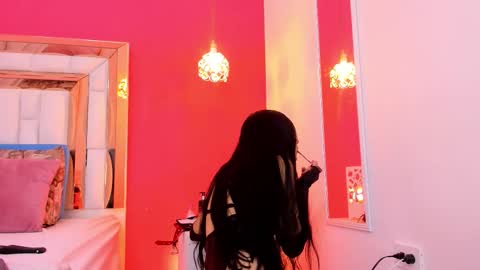 Luisa online show from 12/17/25, 11:27