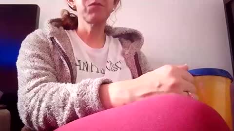 Snapshot of cameron_puppy chatting on 09/25/25, 04:32 Mara Catalina Romero Ordez online show from 09/25/25, 04:32