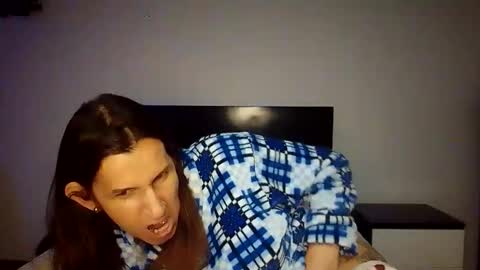 Snapshot of cameron_puppy chatting on 10/06/25, 03:15 Mara Catalina Romero Ordez online show from 10/06/25, 03:15