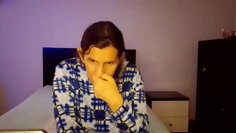 Snapshot of cameron_puppy chatting on 10/15/25, 10:21 Mara Catalina Romero Ordez online show from 10/15/25, 10:21