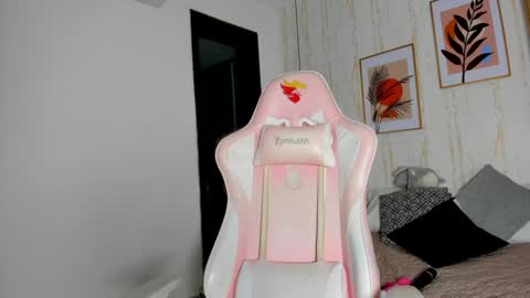 Snapshot of cameroncollinss chatting on 01/16/25, 07:41 Cameron online show from 01/16/25, 07:41