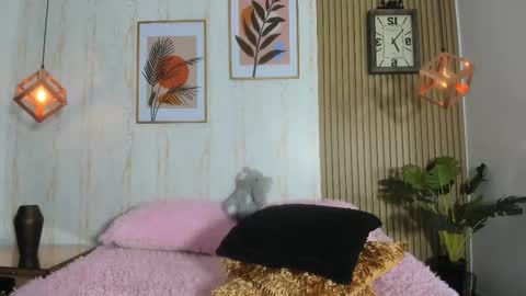 Snapshot of cameroncollinss chatting on 02/18/25, 11:52 Cameron online show from 02/18/25, 11:52