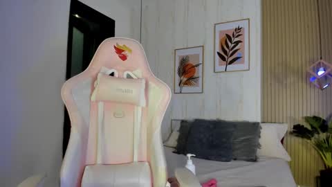 Snapshot of cameroncollinss chatting on 09/17/25, 08:10 Cameron online show from 09/17/25, 08:10